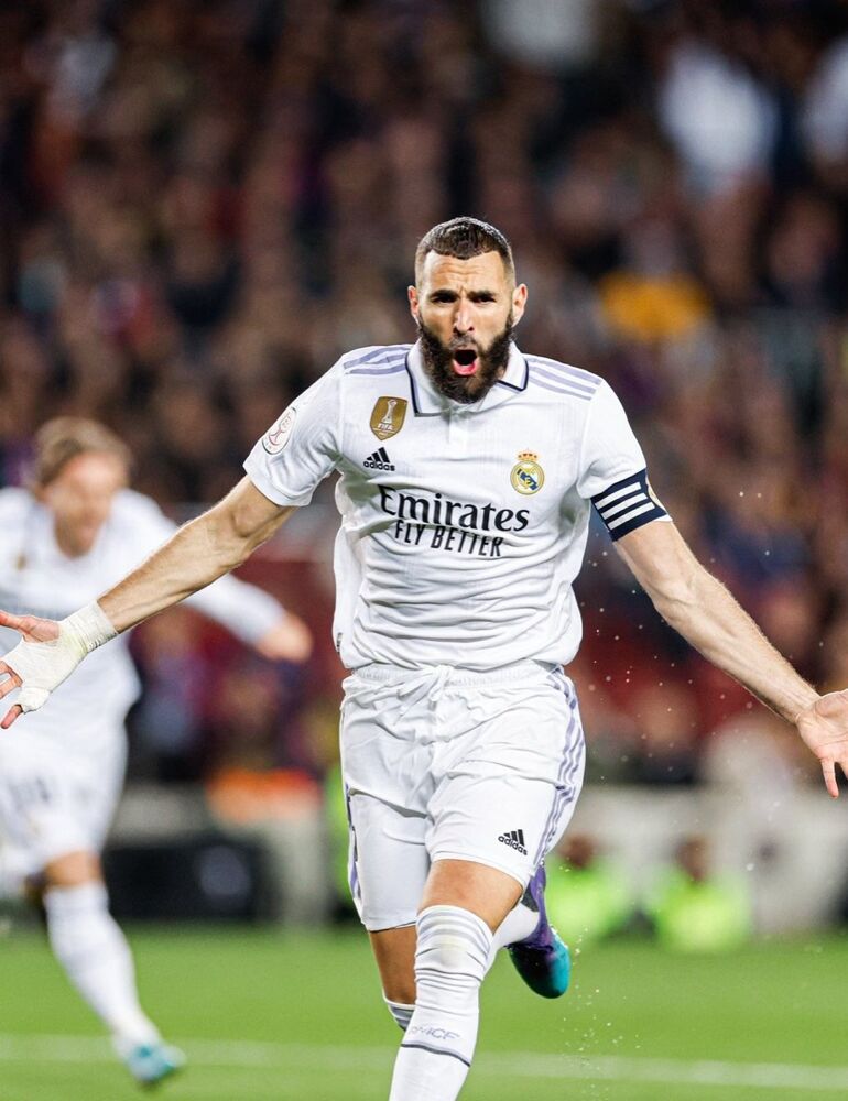 关于铁血皇马！本泽马帽子戏法完胜对手登顶积分榜的信息