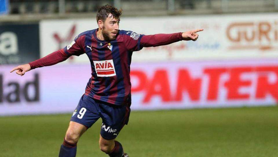 瓦伦西亚客场大胜,继续追赶前四名球员